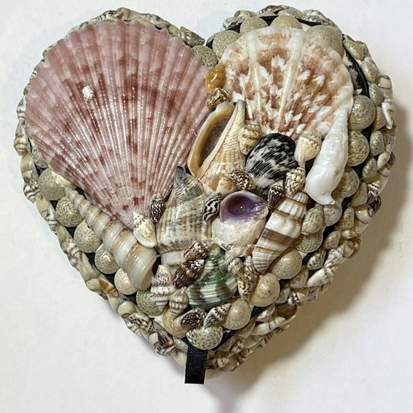 Vintage Handmade Art Heart Shape Ocean Seashell Decor Trinket Jewelry - Picture 4 of 12